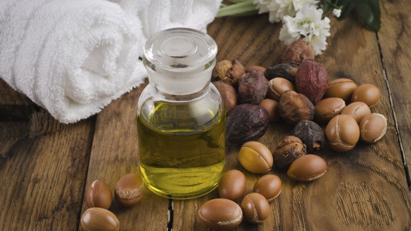 12 Argan Oil Benefits for Skin and Hair