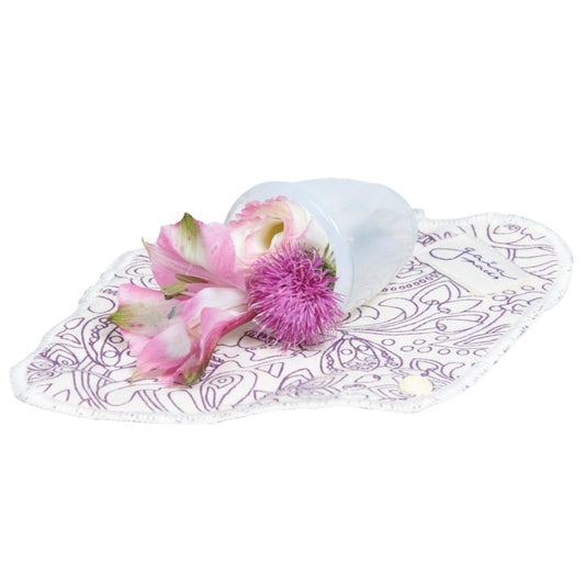 Menstrual cup L size (panty liner and cleaning powder included)