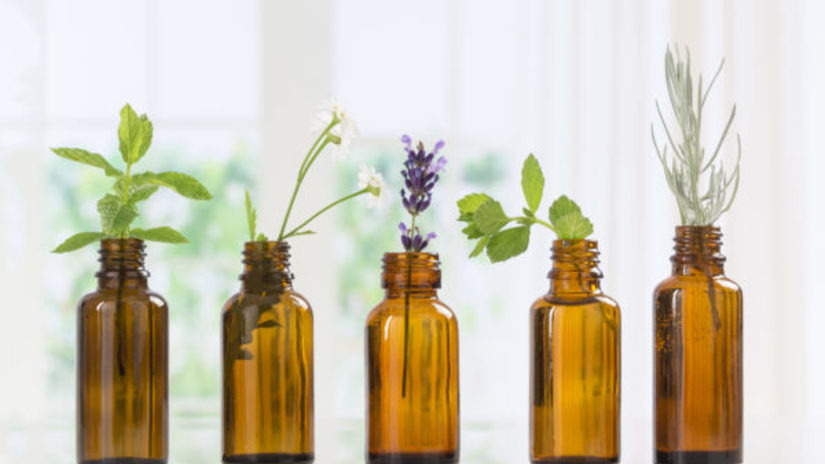 7 Essential Oils for Hot Flashes and Night Sweats – Menopause Relief